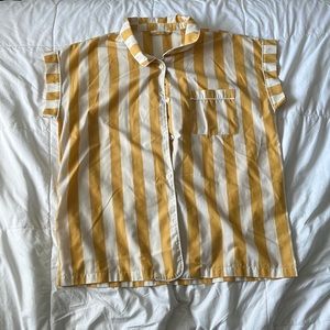 Love & Lore Yellow & White Striped Short Sleeve Button Down Shirt